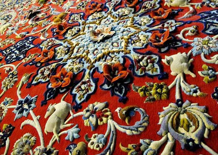 فرش ماشینی گل برجسته چیست؟